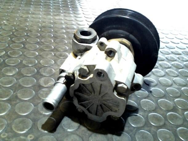 Foto: PUMPE SERVOLENKUNG eines Seat Arosa 1.0 MPI CD