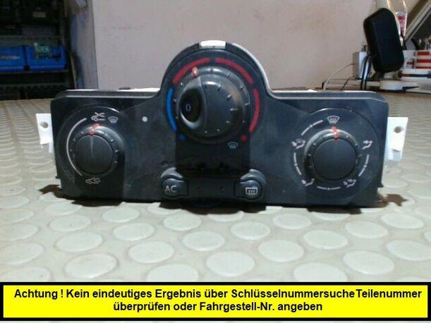 Foto: HEIZUNGSBETÄTIGUNG eines Renault Megane 1.6 Grandtour Aut. CD