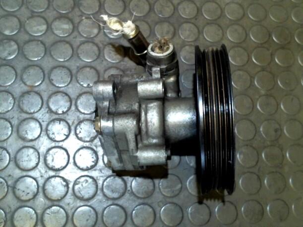 Foto: PUMPE SERVOLENKUNG eines Audi A4 1.6 CD