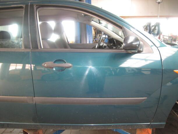 Foto: TÜR VORNE RECHTS (4/5-türer) eines Ford Focus Turn. 1.8 TDCi CD