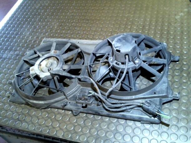 Foto: ELEKTROLÜFTER eines Ford Focus Turn. 1.8 TDCi CD