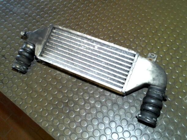 Foto: LADELUFTKÜHLER eines Ford Focus Turn. 1.8 TDCi CD