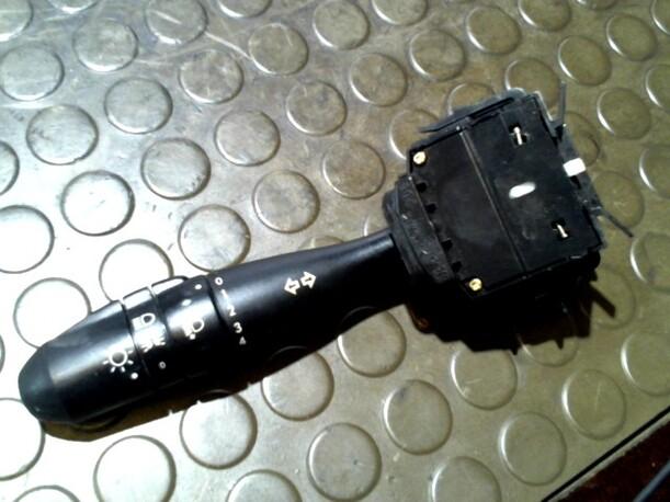 Foto: BLINKERSCHALTER eines Mitsubishi Colt 1.3 CD