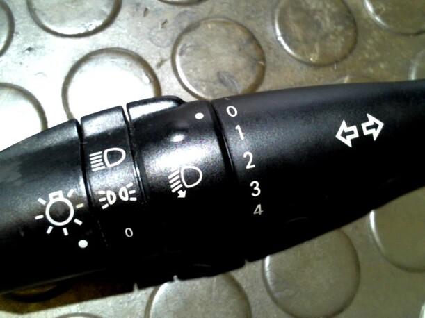 Foto: BLINKERSCHALTER eines Mitsubishi Colt 1.3 CD