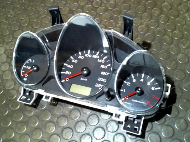 Foto: TACHOEINHEIT eines Mitsubishi Colt 1.3 CD