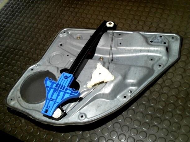 Foto: FENSTERHEBER ELEKTRISCH HINTEN LINKS eines VW Golf 1.4 CD