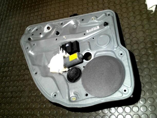 Foto: FENSTERHEBER ELEKTRISCH HINTEN LINKS eines VW Golf 1.4 CD
