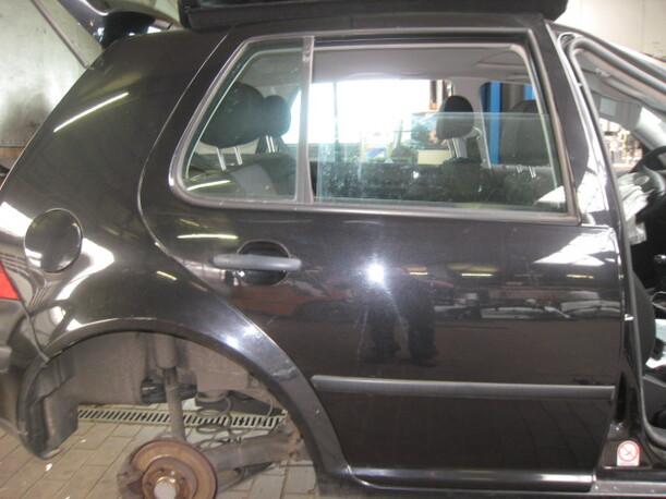 Foto: TÜR HINTEN RECHTS eines VW Golf 1.4 CD