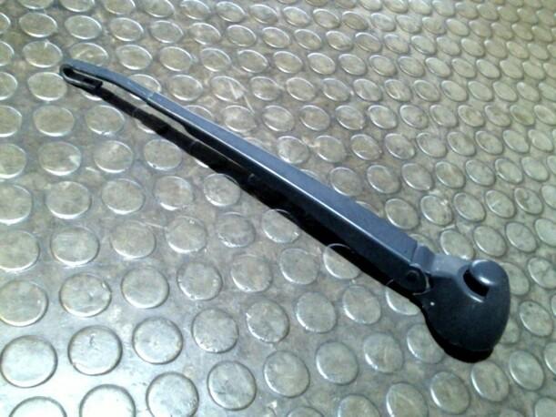 Foto: SCHEIBENWISCHERARM HINTEN eines VW Golf 1.4 CD