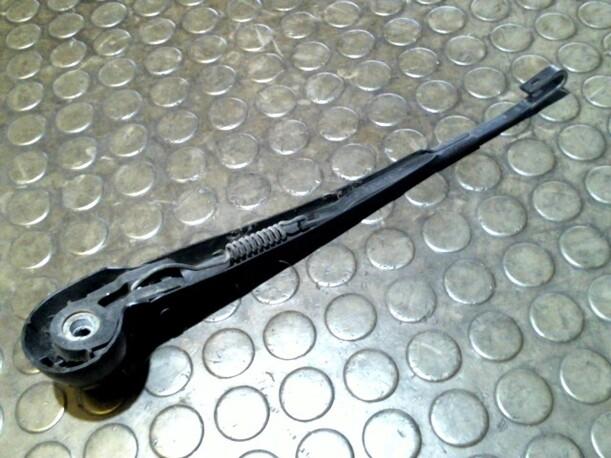 Foto: SCHEIBENWISCHERARM HINTEN eines VW Golf 1.4 CD