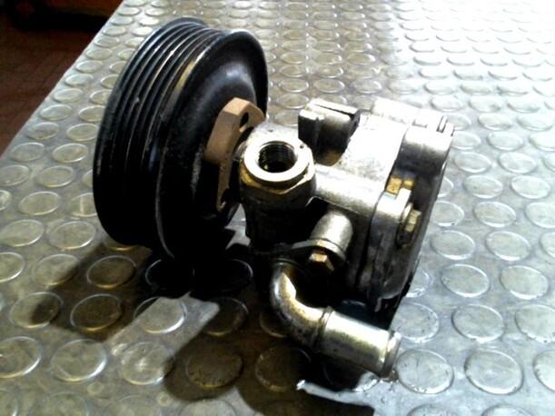Foto: PUMPE SERVOLENKUNG eines VW Golf 1.4 CD