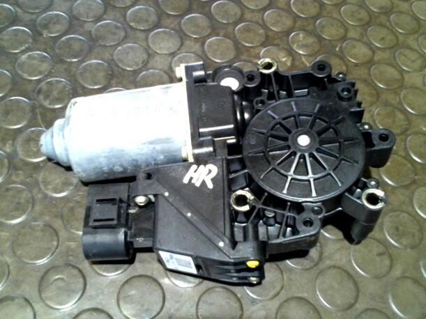 Foto: FENSTERHEBERMOTOR ELEKTR. HINTEN RECHTS eines Audi A6 1.8 T CD