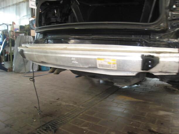 Foto: VERSTÄRKUNG HINTEN eines Audi A6 1.8 T CD