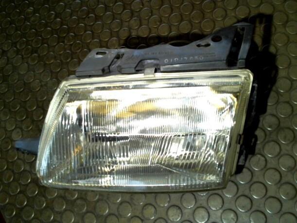 Foto: SCHEINWERFER LINKS eines Citroen Saxo 1.1 CD