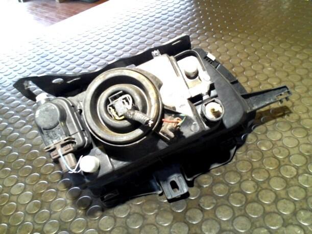 Foto: SCHEINWERFER LINKS eines Citroen Saxo 1.1 CD