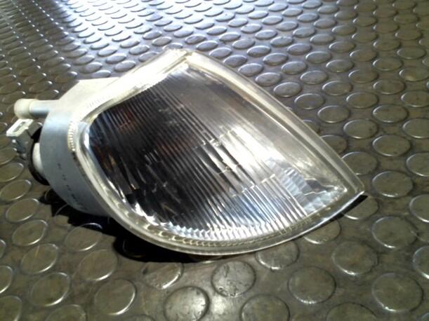 Foto: BLINKER VORN RECHTS eines Citroen Saxo 1.1 CD