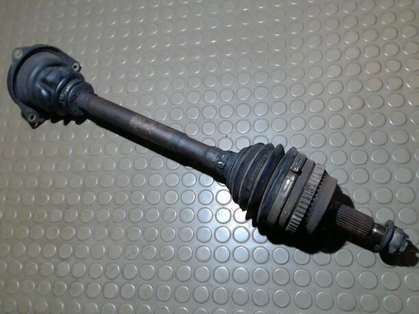 Foto: ANTRIEBSWELLE LINKS eines Renault Master 2.8 dTi L1H1