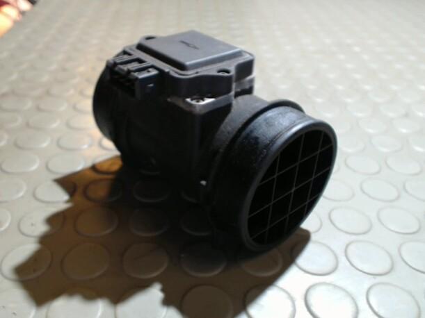 Foto: LUFTMENGENMESSER eines Opel Astra 16V CD