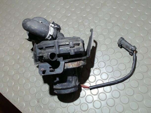 Foto: SEKUNDÄRPUMPE eines Opel Astra 16V CD