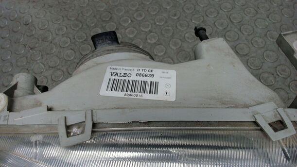 Foto: SCHEINWERFER RECHTS eines Subaru Justy 1.3 4WD CD