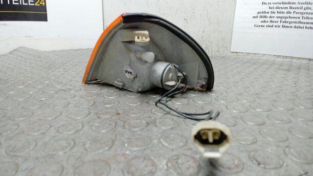 Foto: BLINKER VORN RECHTS eines Subaru Justy 1.3 4WD CD