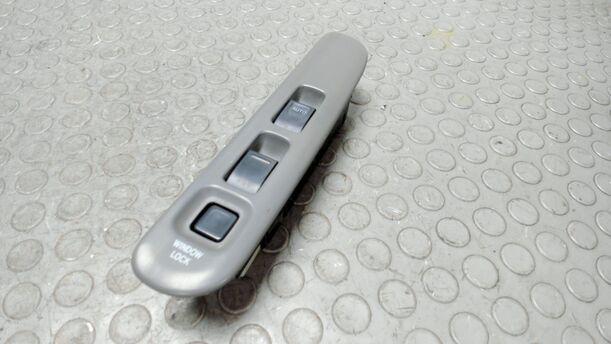 Foto: FENSTERHEBERSCHALTER eines Subaru Justy 1.3 4WD CD