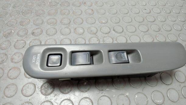 Foto: FENSTERHEBERSCHALTER eines Subaru Justy 1.3 4WD CD