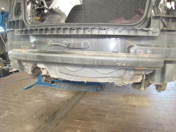 Foto: VERSTÄRKUNG HINTEN eines VW Polo 1.4