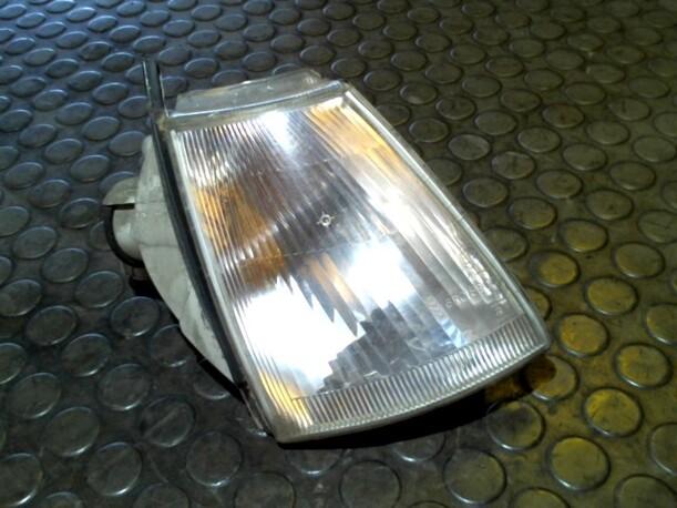 Foto: BLINKER VORN RECHTS eines Renault Clio 1.2 CD