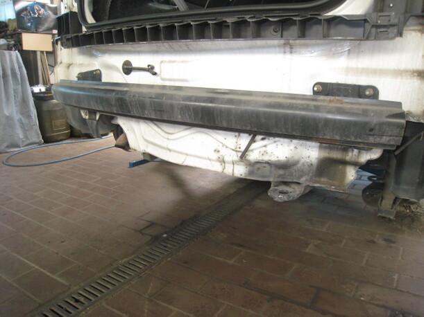 Foto: VERSTÄRKUNG HINTEN eines VW Polo 1.2