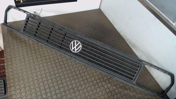 Foto: KÜHLERGRILL eines VW DERBY