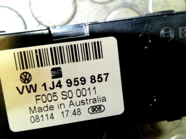 Foto: FENSTERHEBERSCHALTER eines VW Passat Variant 1.8 5V
