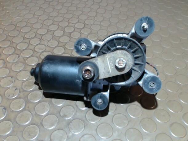 Foto: SCHEIBENWISCHERMOTOR VORN eines Mazda 626 2.0 CD