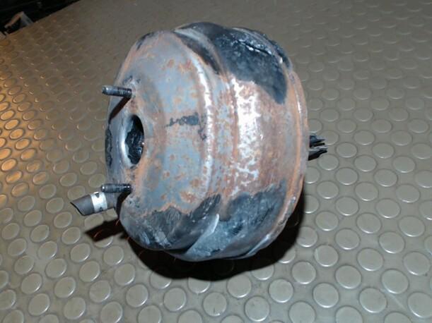 Foto: BREMSKRAFTVERSTÄRKER eines Mazda 626 2.0 CD
