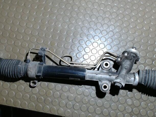 Foto: SERVOLENKUNG eines Mazda 626 2.0 CD