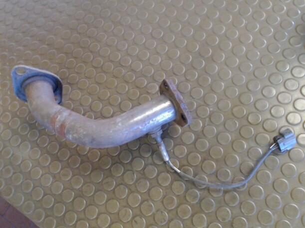 Foto: AUSPUFFROHR VORN eines Mazda 626 2.0 CD
