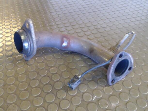 Foto: AUSPUFFROHR VORN eines Mazda 626 2.0 CD