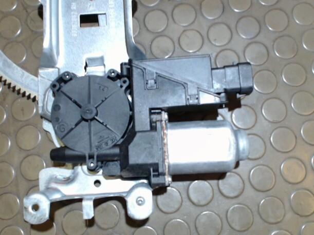 Foto: FENSTERHEBER ELEKTRISCH VORN RECHTS eines Opel Meriva 1.6 16V CD