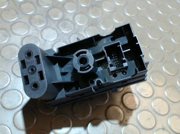 Foto: LICHTSCHALTER eines Opel Meriva 1.6 16V CD