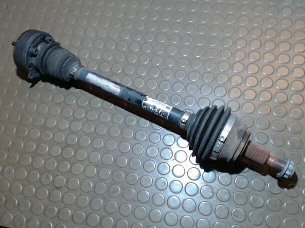Foto: ANTRIEBSWELLE LINKS eines VW Golf 1.4 CD