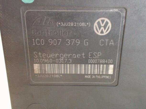 Foto: HAUPTBREMSAGGREGAT ABS eines VW Golf 1.9 TDI CD
