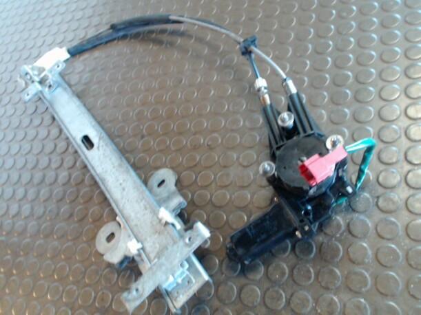 Foto: FENSTERHEBER ELEKTR. VORN LINKS eines Chrysler Grand Voyager Automatik