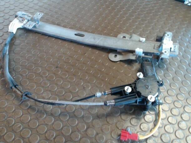 Foto: FENSTERHEBER ELEKTR. VORN RECHTS eines Chrysler Grand Voyager Automatik