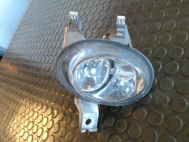 Foto: NEBELSCHEINWERFER KOMPLETT RECHTS eines Peugeot 206 CC 110 CD