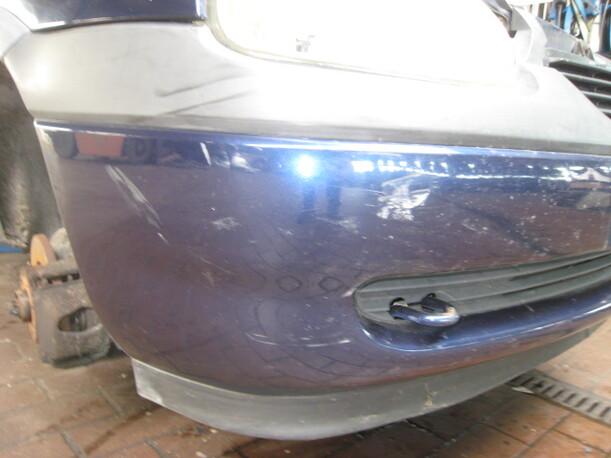 Foto: STOßFÄNGER / STOßSTANGE VORNE eines Opel Corsa 12V CD