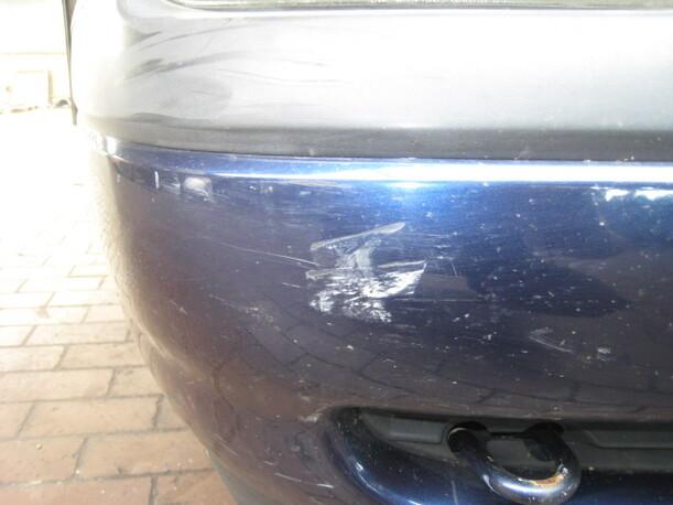Foto: STOßFÄNGER / STOßSTANGE VORNE eines Opel Corsa 12V CD