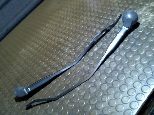 Foto: SCHEIBENWISCHERARME VORN eines Smart smart & pulse