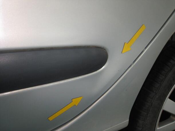 Foto: TÜR HINTEN LINKS eines Renault Megane Grandtour 1.9dCi CD