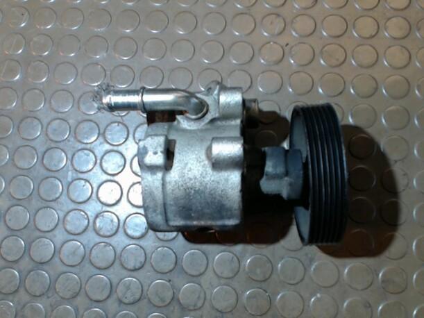 Foto: PUMPE SERVOLENKUNG eines Renault Megane Grandtour 1.9dCi