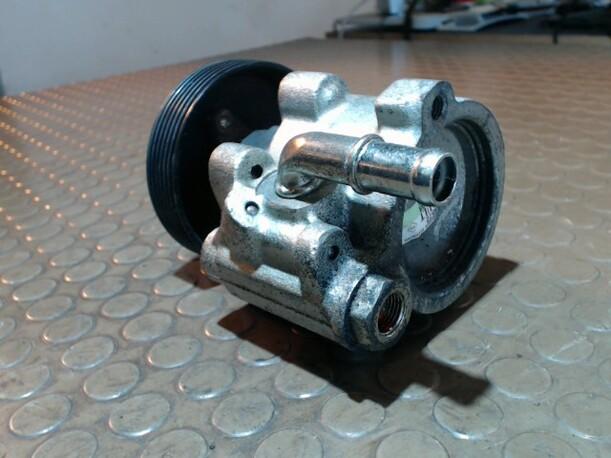 Foto: PUMPE SERVOLENKUNG eines Renault Megane Grandtour 1.9dCi